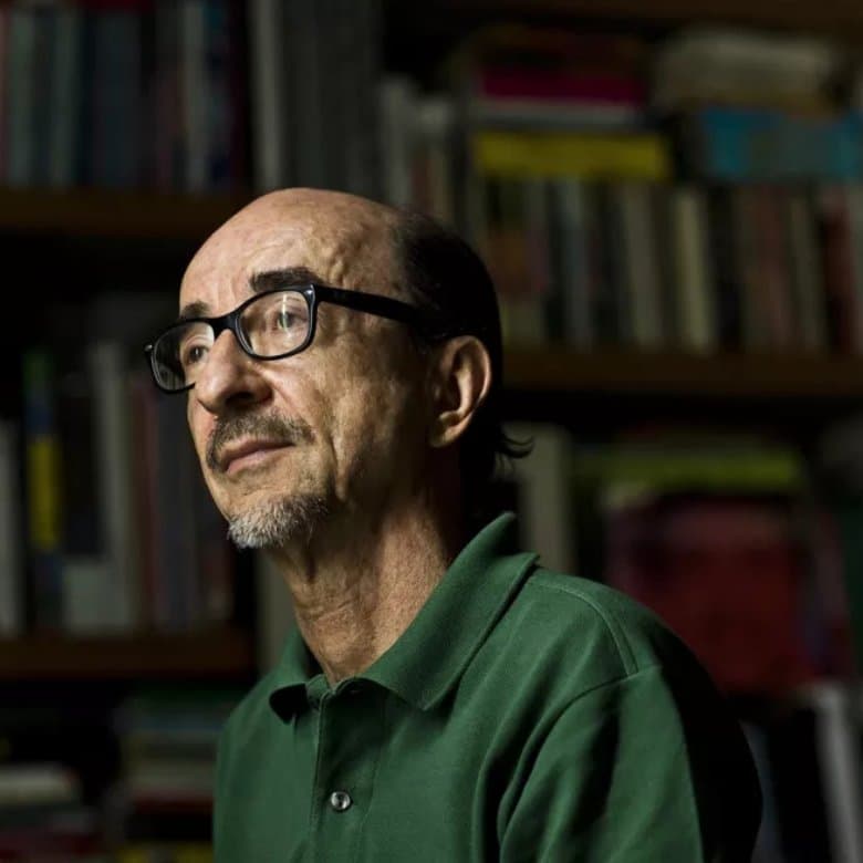 Joaquim hoje, entre livros